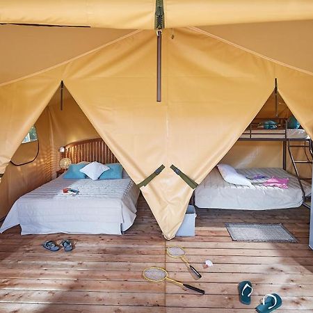 Camping Des Papillons Lalizolle Exteriér fotografie