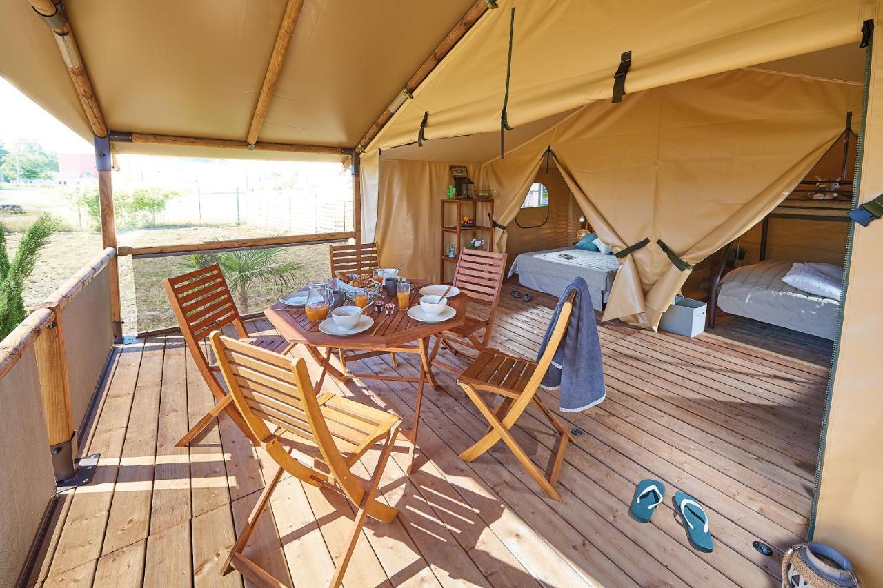 Camping Des Papillons Lalizolle Exteriér fotografie