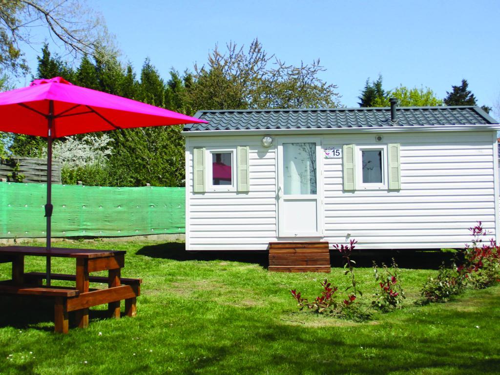 Camping Des Papillons Lalizolle Exteriér fotografie