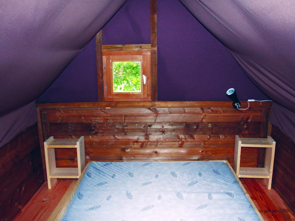 Camping Des Papillons Lalizolle Exteriér fotografie