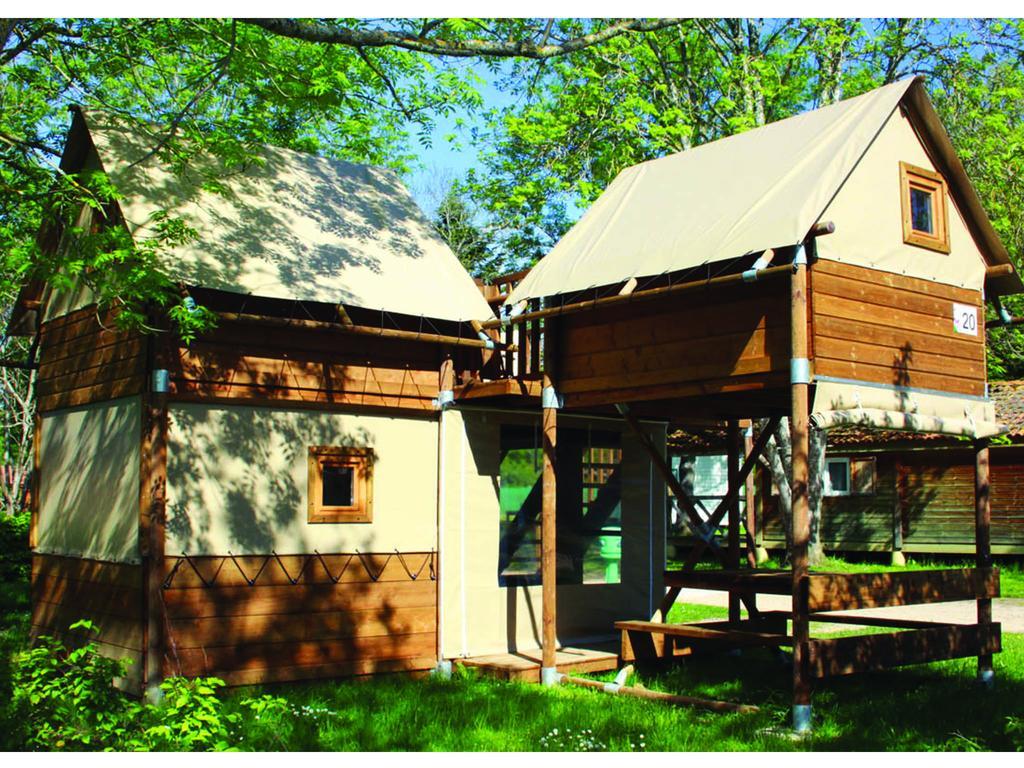 Camping Des Papillons Lalizolle Exteriér fotografie