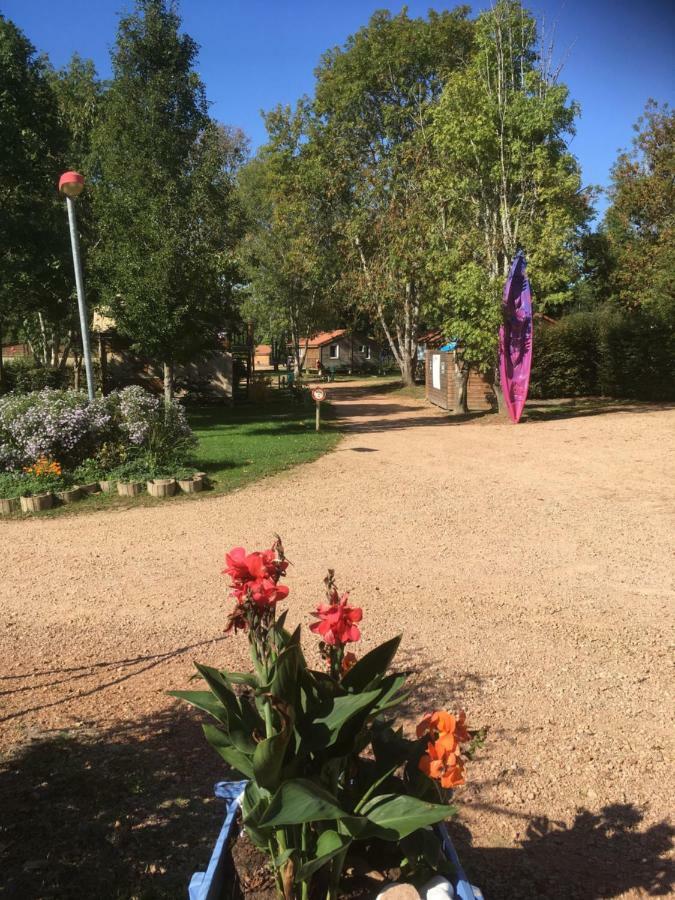 Camping Des Papillons Lalizolle Exteriér fotografie