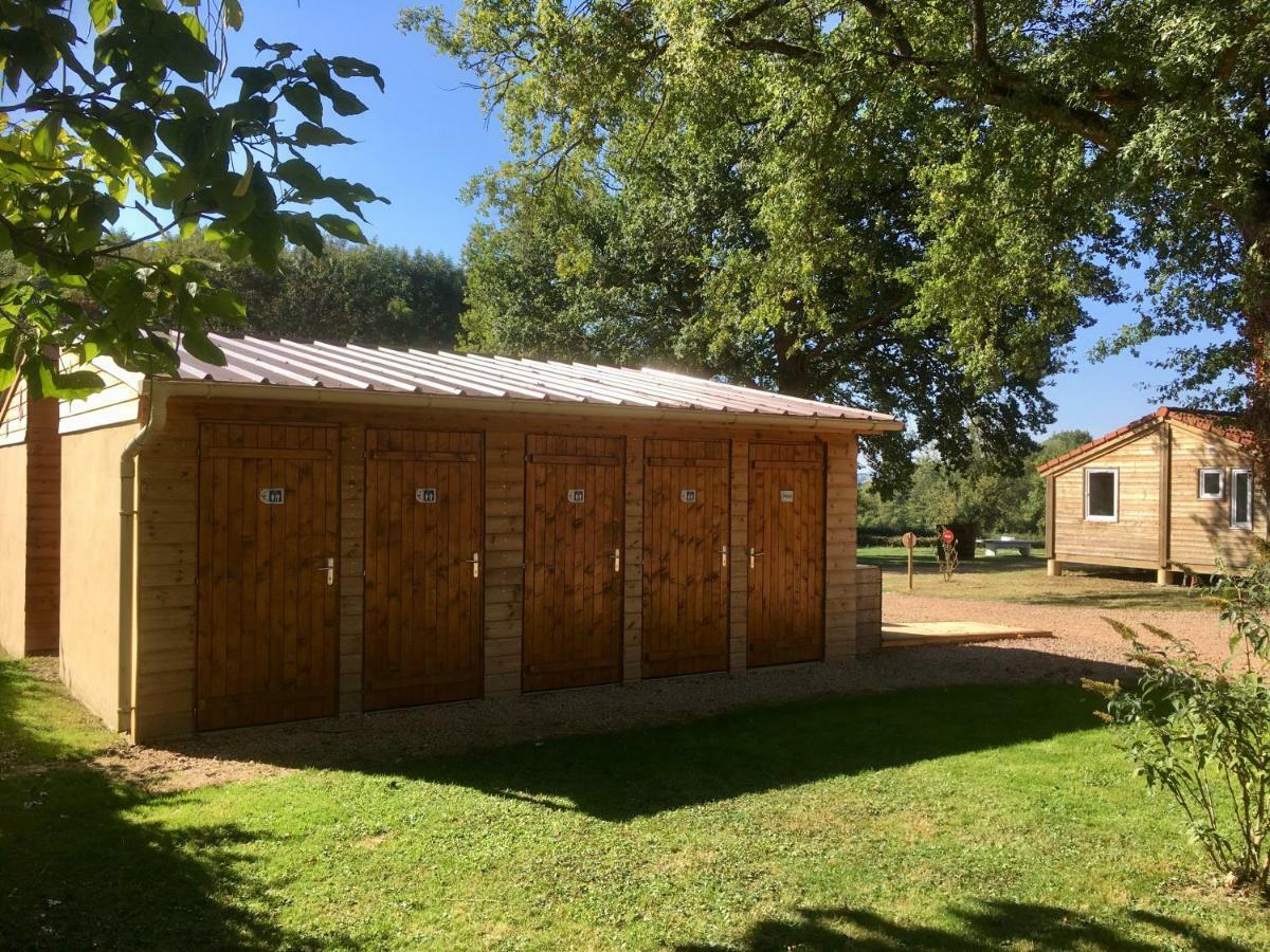 Camping Des Papillons Lalizolle Exteriér fotografie