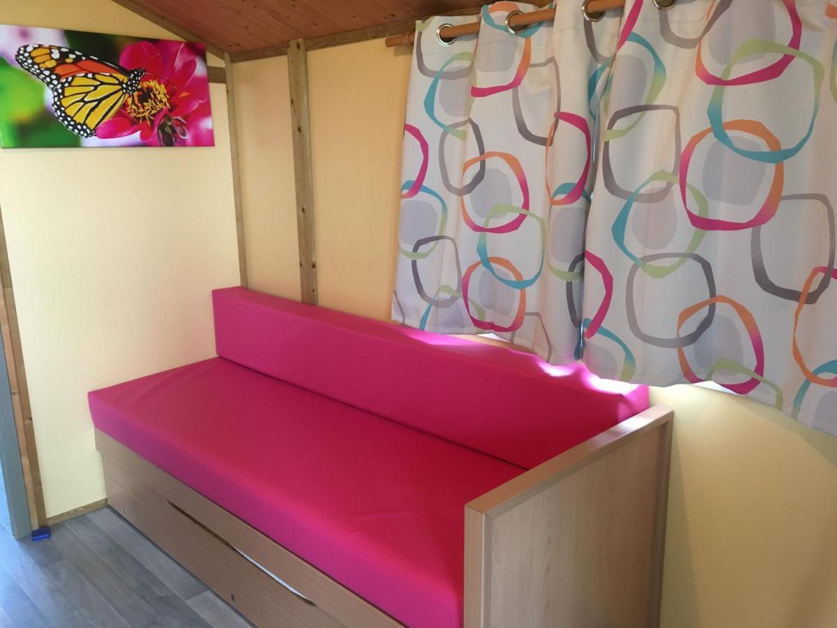 Camping Des Papillons Lalizolle Exteriér fotografie