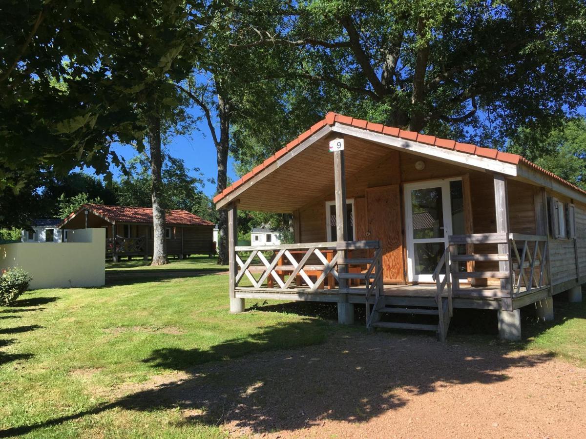 Camping Des Papillons Lalizolle Exteriér fotografie