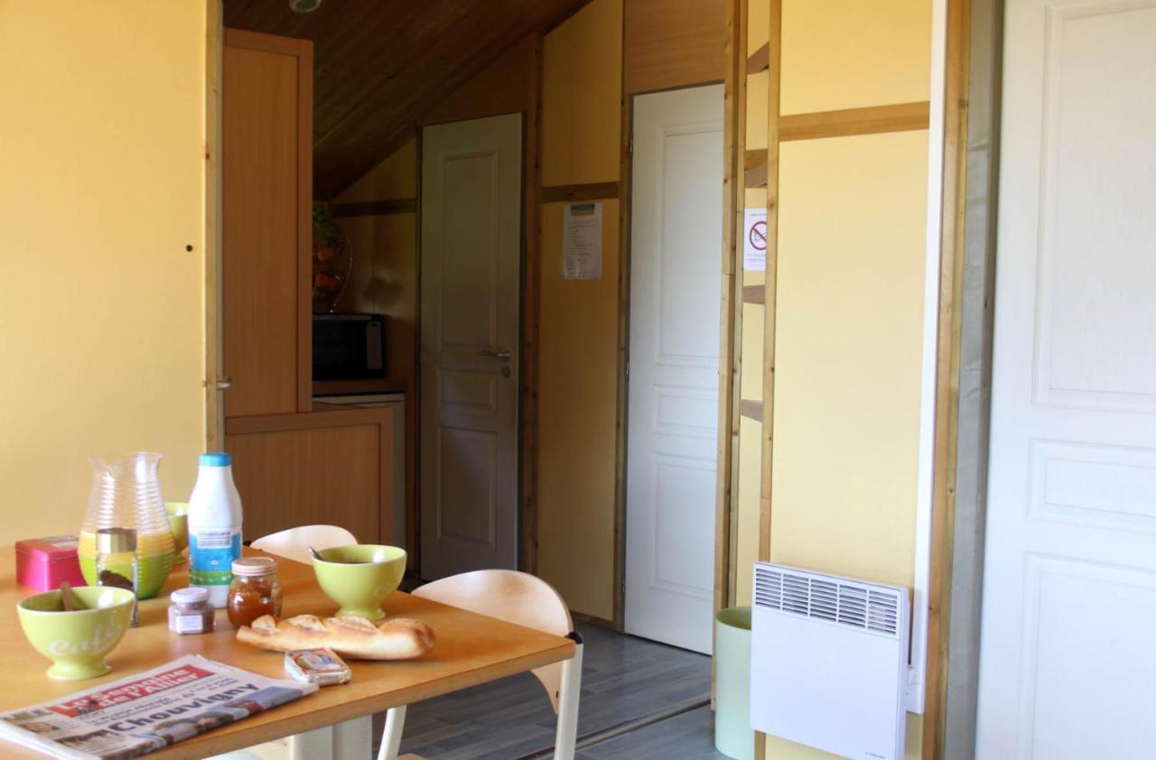 Camping Des Papillons Lalizolle Exteriér fotografie